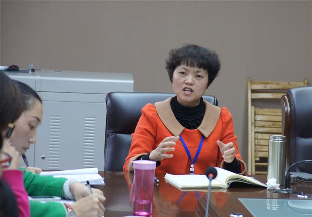 班会研讨成常态 齐聚一堂话修身——记棠外初2014级常态班会课研讨活动