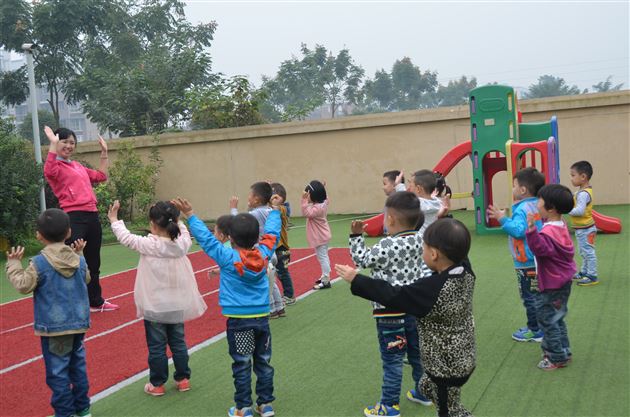 合作互助·手拉手——记棠外实验幼稚园与郫县稚力佳幼儿园结对子活动