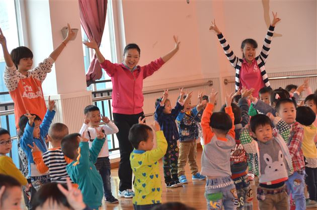 合作互助·手拉手——记棠外实验幼稚园与郫县稚力佳幼儿园结对子活动