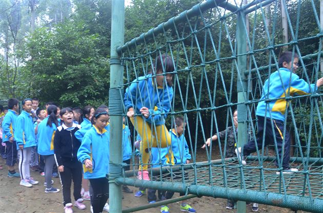 清新自然舒展身心  实践活动成熟心智——记棠外附小四年级社会实践活动