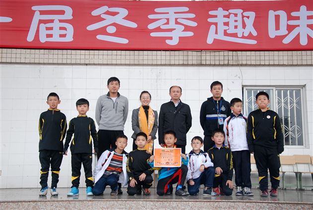 棠外附小勇夺2014年双流县第四届中小学生足球比赛乙组、丙组冠军