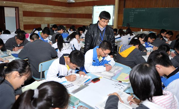 让学生做学习的主人——记棠外高中部深化“3+1”课堂研讨会