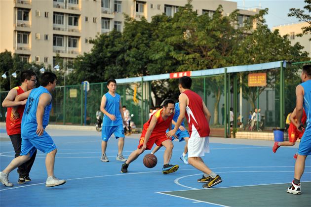 棠外成功举办第十二届教工篮球赛