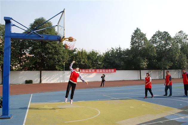 棠外斩获双流县教职工篮球集体项目比赛第一名佳绩