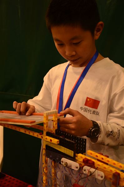 棠外附小代表中国赴新西兰参加第三届国际青少年教育机器人奥赛以第一名佳绩荣获金奖