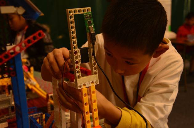 棠外附小代表中国赴新西兰参加第三届国际青少年教育机器人奥赛以第一名佳绩荣获金奖