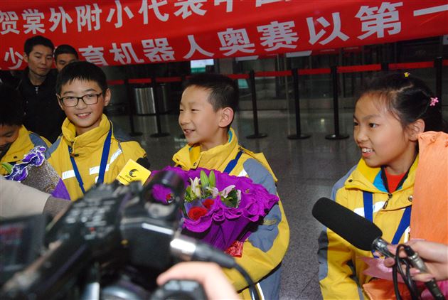 棠外附小代表中国赴新西兰参加第三届国际青少年教育机器人奥赛以第一名佳绩荣获金奖