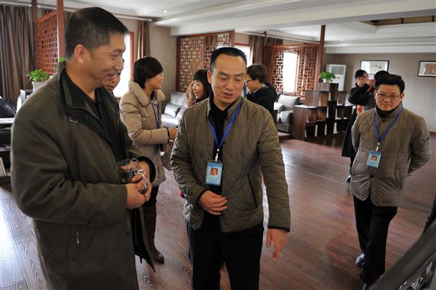 成都市教科文卫体工会主席古勇齐一行到棠外调研指导工作