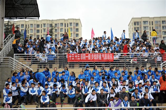 棠外成功举办第一届初中集体项目运动会