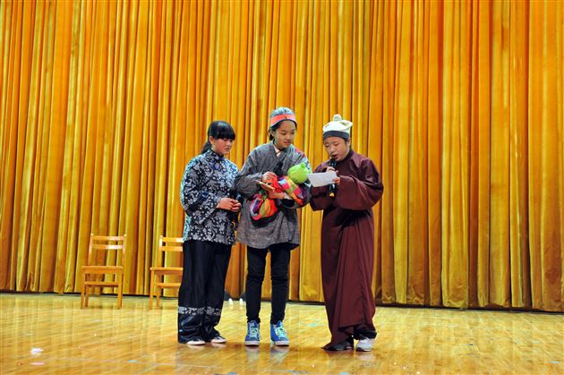 戏里戏外人生百态  课内课外展我风采——棠外初中成功举办首届“丑小鸭杯”课本剧大赛