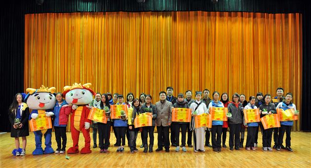 戏里戏外人生百态  课内课外展我风采——棠外初中成功举办首届“丑小鸭杯”课本剧大赛