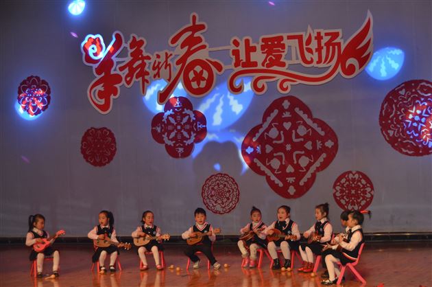 亲子逛庙会 欢乐中国年——记棠外实验幼稚园新年活动