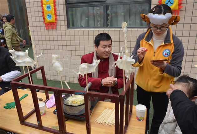 亲子逛庙会 欢乐中国年——记棠外实验幼稚园新年活动