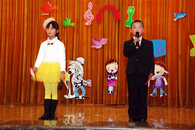 棠外附小小主持汇报演出精彩上演
