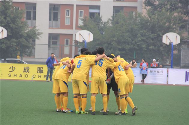棠外男足参加2015年省中学生比赛荣获冠军