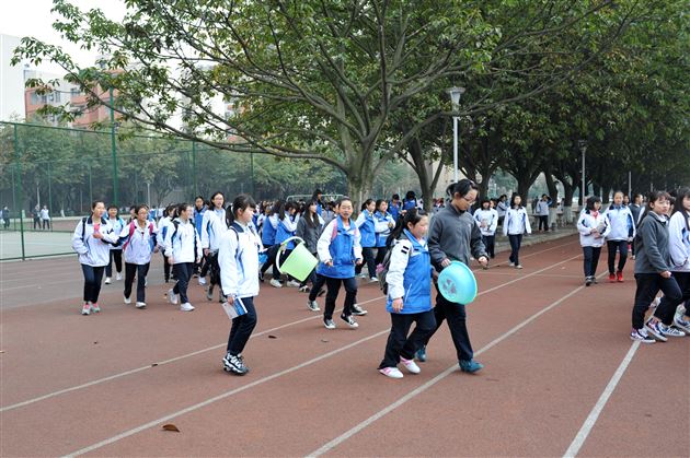 棠外开展火灾逃生应急疏散演练