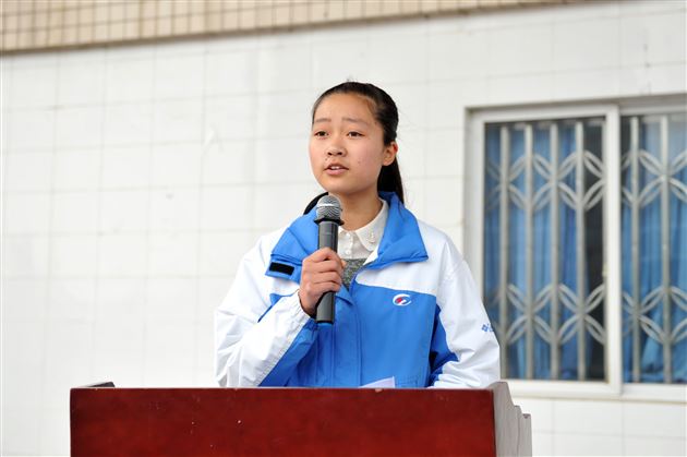 鲲鹏展翅凌万里，独占鳌头定乾坤——棠外召开初2012级中考动员暨表彰大会