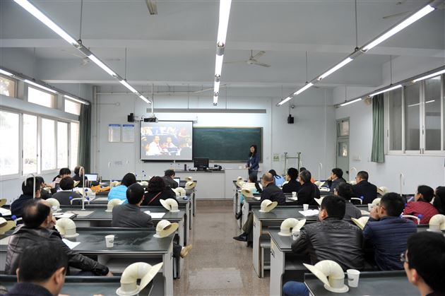 利用网络媒体 提升化学教学——棠外承办县教研活动