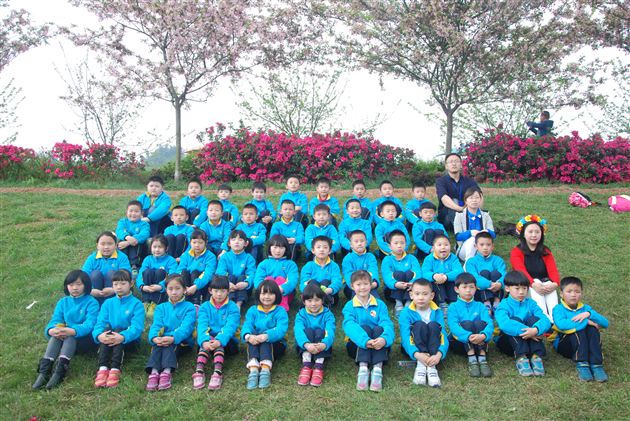 探寻春之迹，花舞人间游——记棠外附小二、三年级社会实践活动