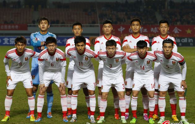 第二排左一张一诺、中间杨挺