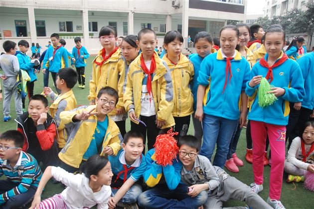 棠外附小举行踢毽子比赛