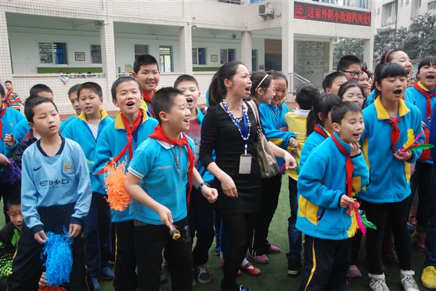 棠外附小举行踢毽子比赛