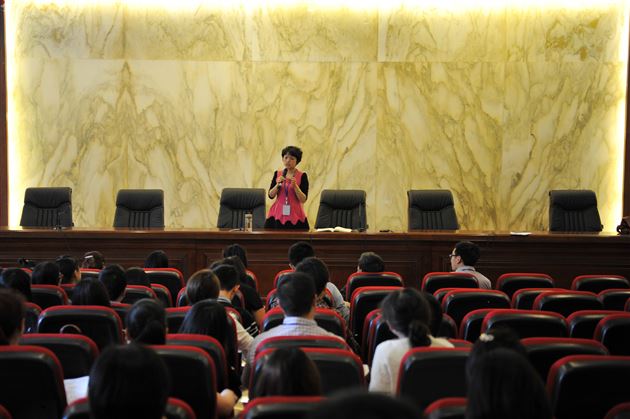 棠外初中部第三轮修身班会课研讨培训活动拉开序幕