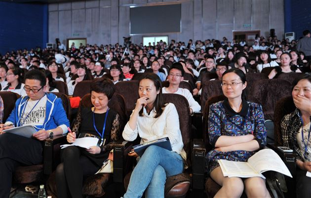 道人间情态 呈一台妙境——记棠外高2013级话剧展演活动