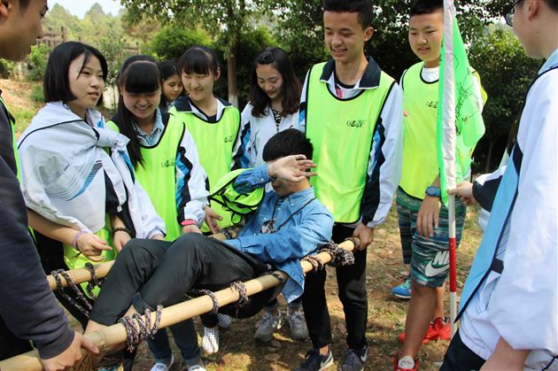 棠外国际班社会实践活动之镭战帝国拓展培训