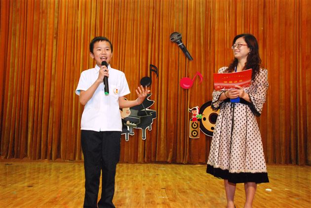 扬文明礼仪风  开诚信友善花——记棠外附小首届”阳光杯”演讲比赛