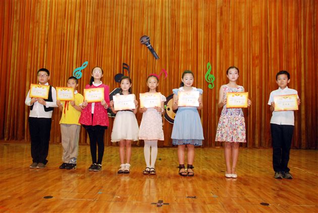 扬文明礼仪风  开诚信友善花——记棠外附小首届”阳光杯”演讲比赛