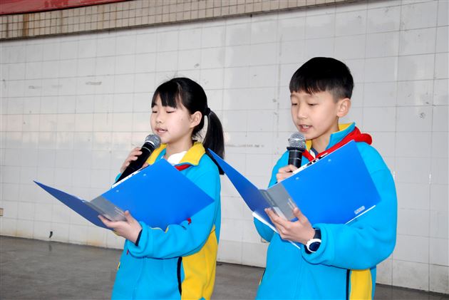 棠外附小值周班级学生参加校内实践活动（一）