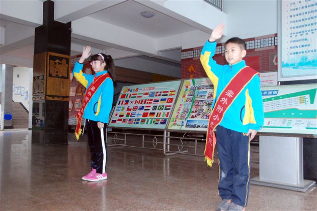 棠外附小值周班级学生参加校内实践活动（二）