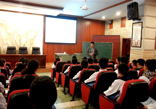 双流县初中政治教学研培活动在棠外举行