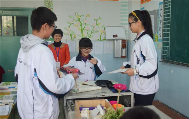 北川八一中学赴棠外学习修身班会课