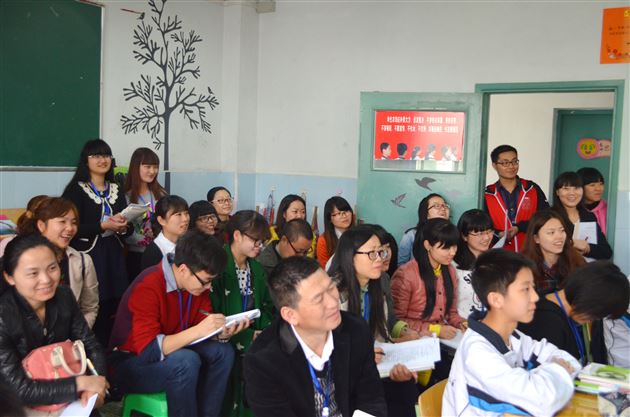 北川八一中学赴棠外学习修身班会课