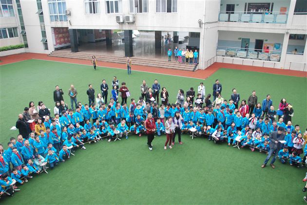 “鸡蛋又撞地球啦”—棠外附小举行科技活动比赛