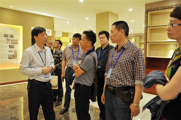 全国青少年校园足球行政管理人员和校长培训班学员来棠外参观学习