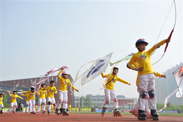 棠外参加“‘运动成都’2015年成都市城市足球联赛暨校园足球总决赛”首战告捷