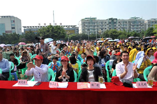 棠外代表文卫口参加双流庆五一合唱比赛获一等奖