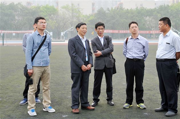 山东寿光市校长一行莅临棠外附小学习“修身班会课”