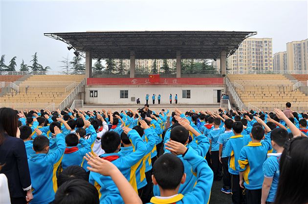 山东寿光市校长一行莅临棠外附小学习“修身班会课”