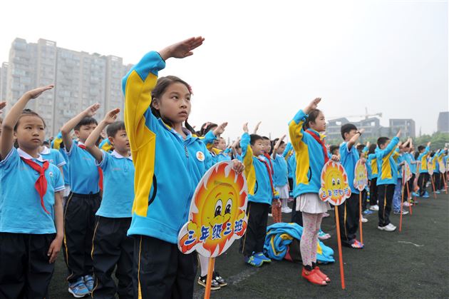 山东寿光市校长一行莅临棠外附小学习“修身班会课”