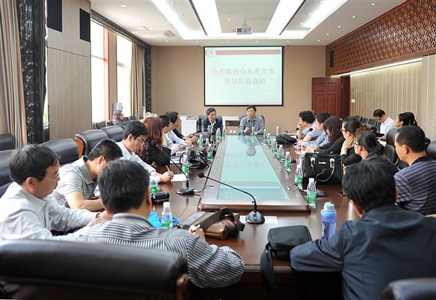 山东寿光市校长一行莅临棠外附小学习“修身班会课”