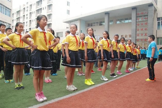 棠外附小举行第四届队列队形暨班级精神面貌展示大赛