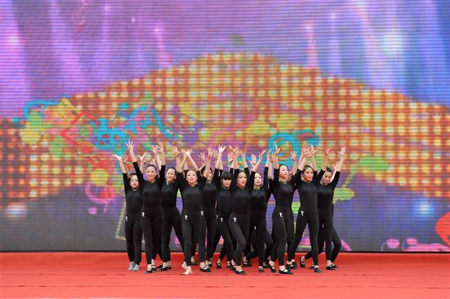 弘扬“友善” 青春梦想从大爱开始</br>——棠外2015年“五四”青年节庆祝暨表彰大会隆重举行