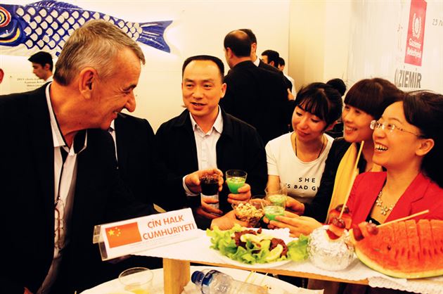 开幕式上区长来到中国代表团