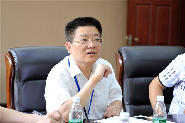 棠外召开初2013级家长委员会座谈会