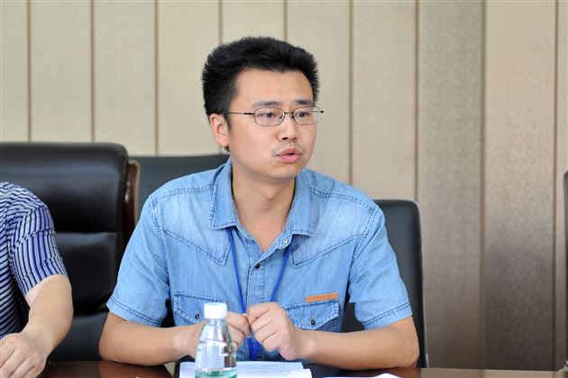 棠外召开初2013级家长委员会座谈会