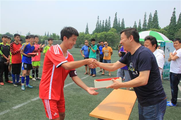 学校新闻_(棠外男足代表双流县参加成都市中学